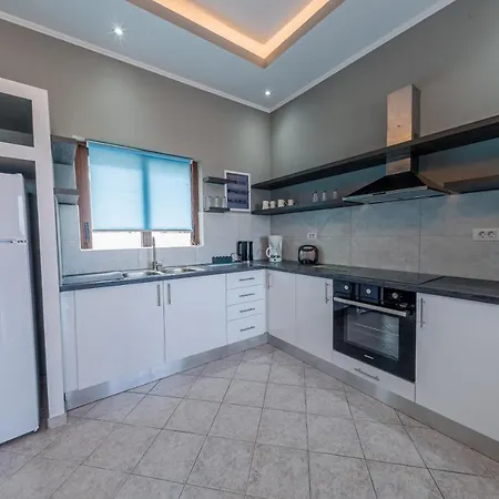 Luxury Sea View In *